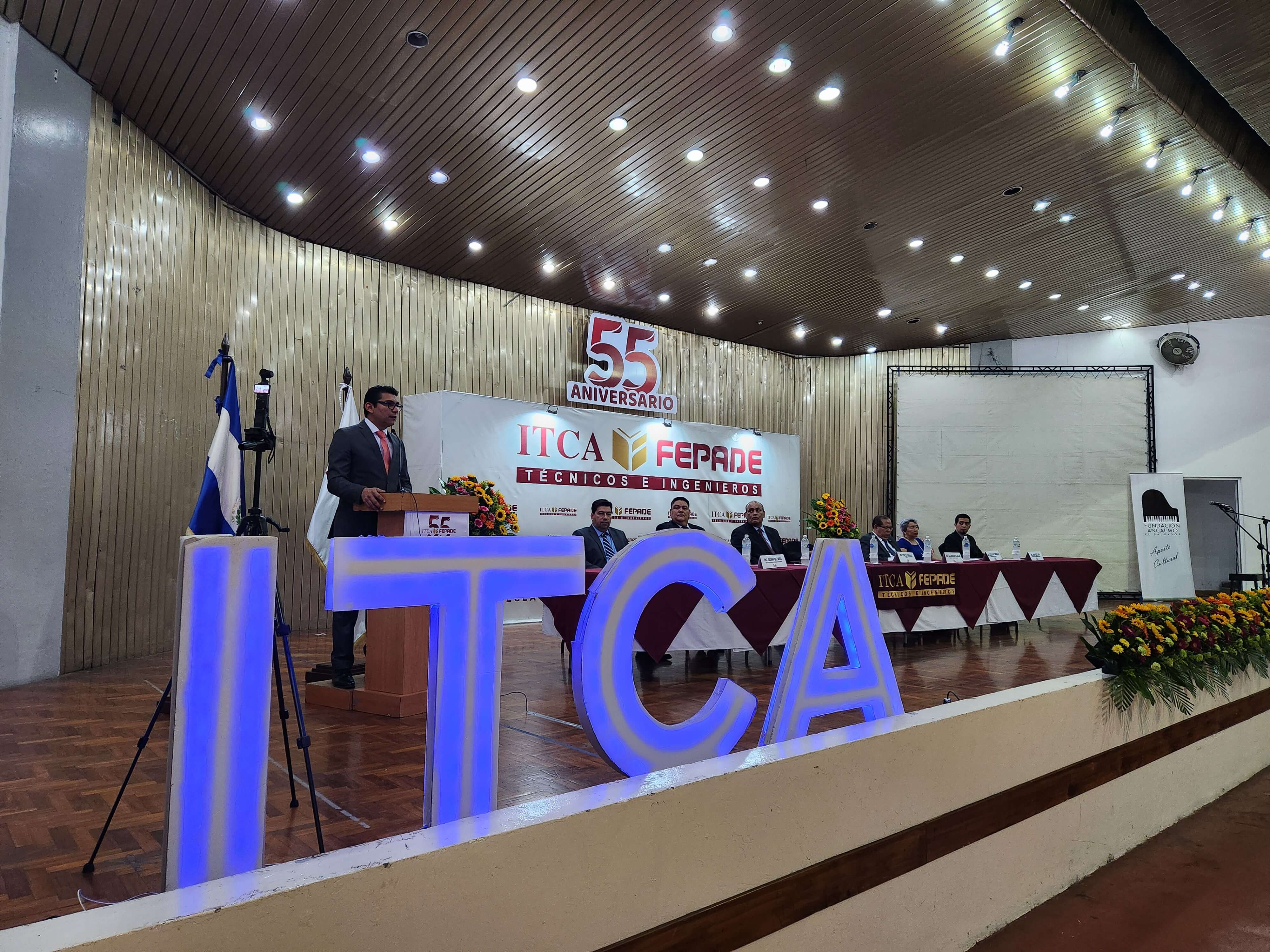 Graduación o evento institucional