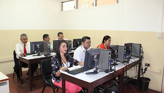 SE HABILITO AULA PARA USO EXCLUSIVO DE DOCENTES HORAS CLASE