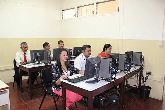 SE HABILITÓ AULA PARA USO EXCLUSIVO DE DOCENTES HORAS CLASE