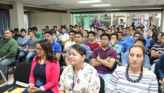 REALIZAMOS EL PRIMER PANEL FORO DE EMPRENDIMIENTO (3)