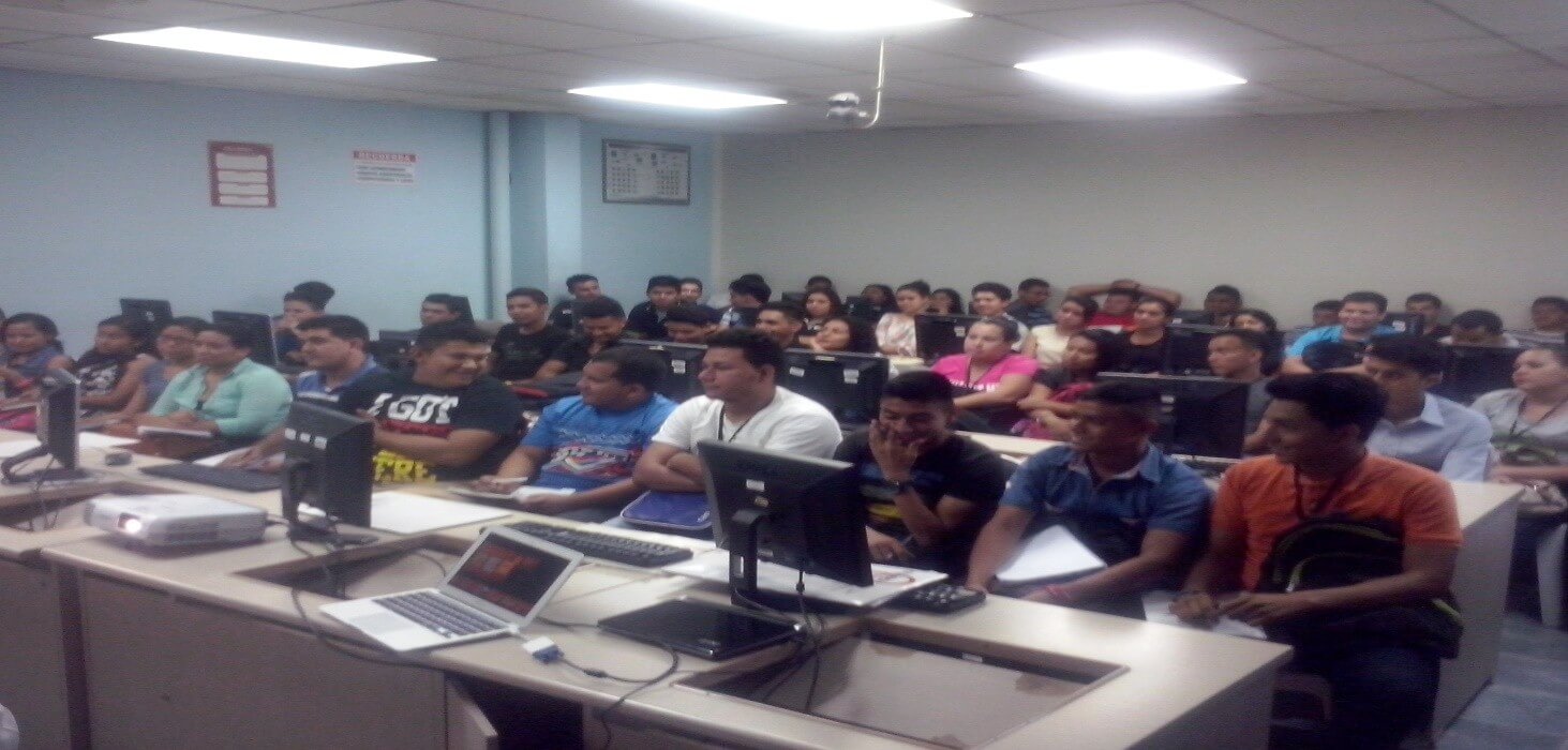 CHARLA SOBRE EDUCACIÓN FINANCIERA PARA LA VIDA EN REGIONAL SAN MIGUEL