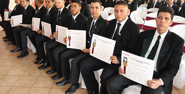 XXXIV CEREMONIA DE GRADUACIÓN DE TÉCNICOS EN REGIONAL SANTA ANA