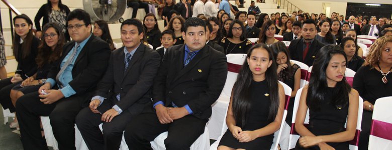 GRADUACIÓN DE LOS DIPLOMADOS DE INGLÉS Y FRANCÉS DEL CENTRO DE CAPACITACIÓN EN IDIOMAS (2)