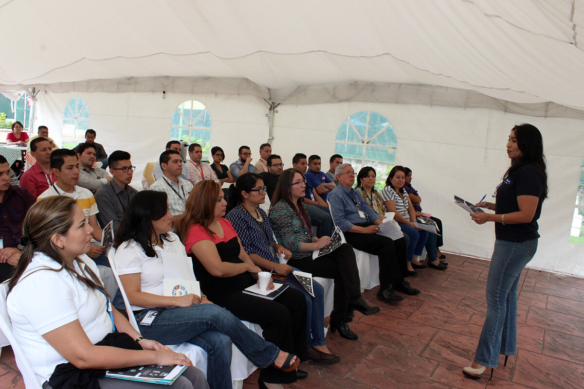 JORNADA DE CHARLAS AL PERSONAL DE ITCA-FEPADE SANTA TECLA