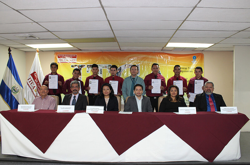 CLAUSURA DE LOS CURSOS ELECTRICISTA INDUSTRIAL Y MECÁNICO DE MANTENIMIENTO INDUSTRIAL