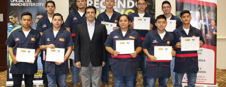 ECONOPARTS Y VALVOLINE OTORGARON BECAS A ESTUDIANTES DEL TECNICO EN AUTOMOTRIZ 3