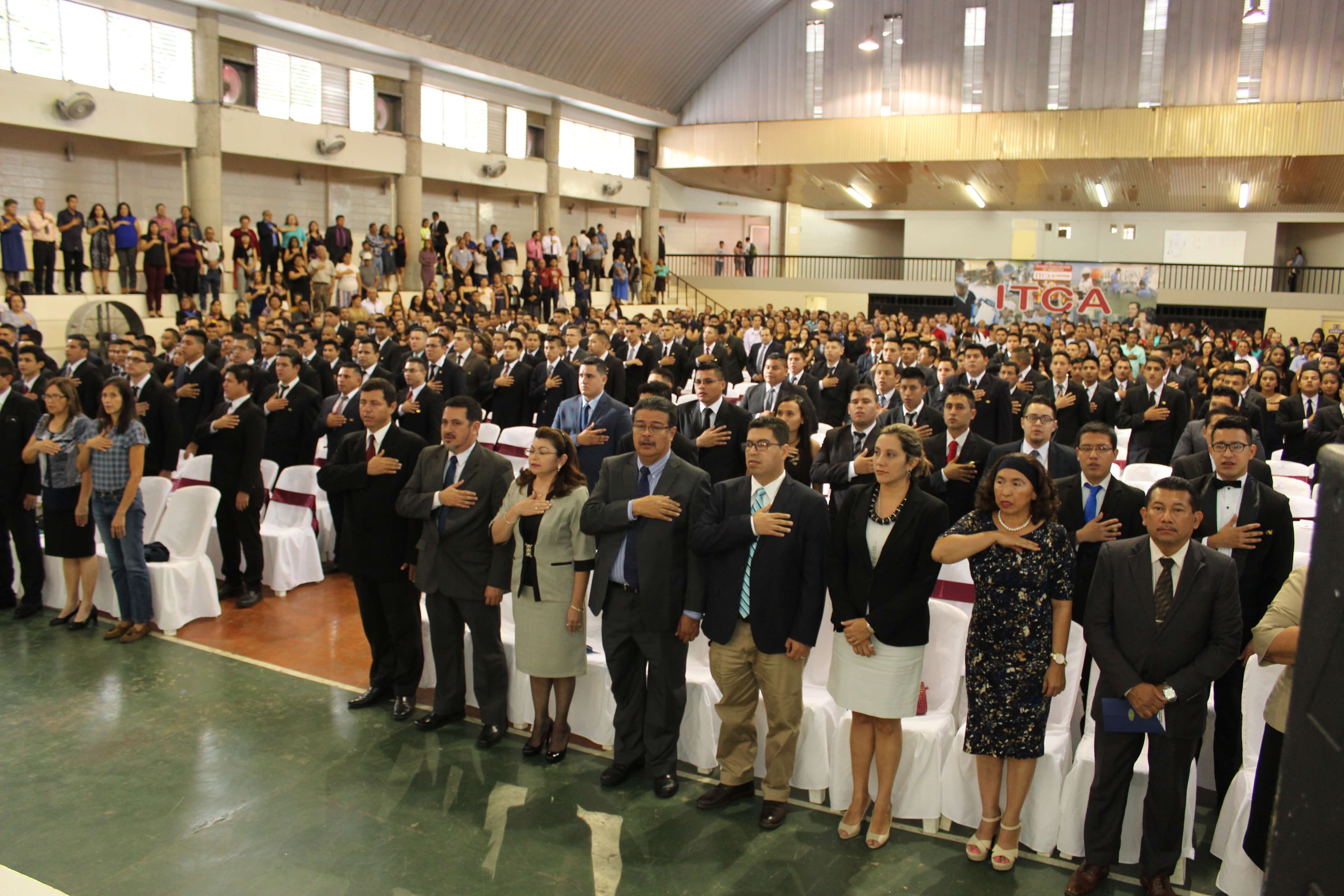 GRADUAMOS A MÁS DE 300 TÉCNICOS E INGENIEROS