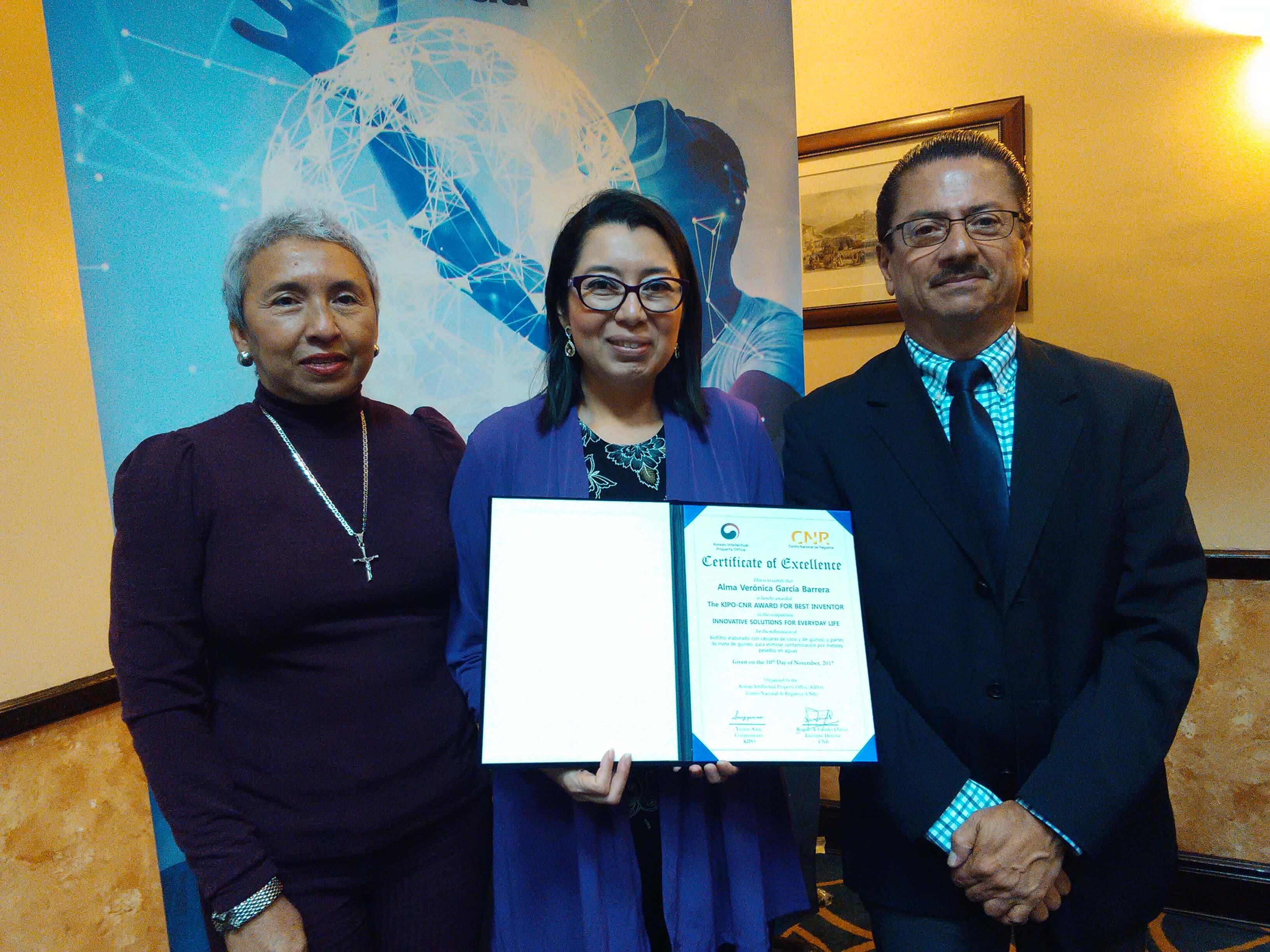 DOCENTE INVESTIGADORA GANA PRIMER LUGAR A NIVEL NACIONAL EN EL CONCURSO “SOLUCIONES INNOVADORAS PARA MEJORAR LA CALIDAD DE VIDA DE LA POBLACIÓN SALVADOREÑA”, ORGANIZADO POR EL CNR.