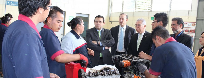 VISITA DE DIRECTIVOS DEL BCIE (5)