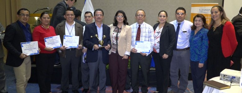 GANAMOS EL PRIMER LUGAR A NIVEL NACIONAL EN LA 5 FERIA NACIONAL DE TECNOLoGICA EN EDUCACIoN SUPERIOR Y CENTROS ( (2)