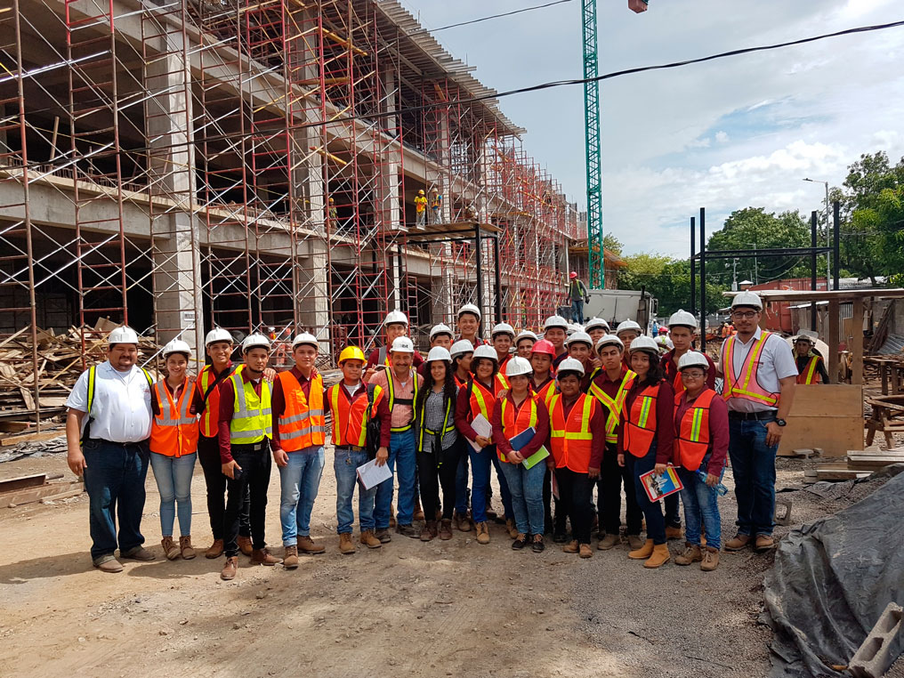 VISITA A INSTALACIONES EN PROCESO DE CONSTRUCCIÓN DEL ISSS