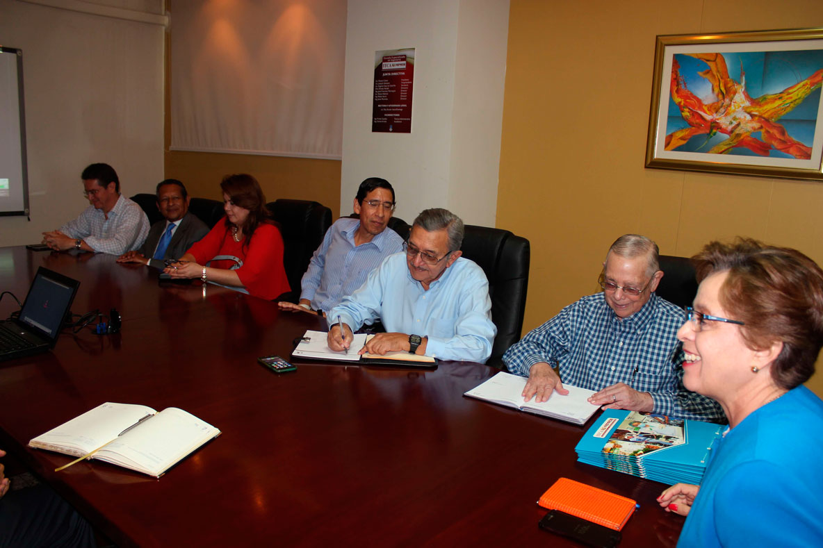 VISITA DE JUNTA DIRECTIVA DE COLEGIO GARCÍA FLAMENCO