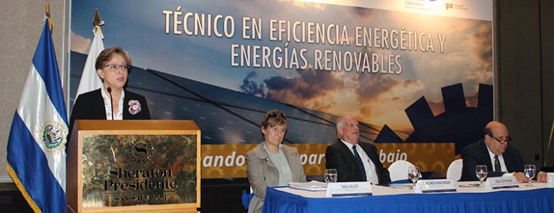 INSAFORP LANZoOFICIALMENTE LA NUEVA CARRERA TeCNICO EN EFICIENCIA ENERGeTICA Y ENERGiAS RENOVABLES QUE SE IMPARTE EN ITCA (1)