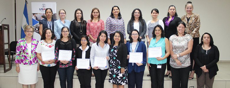 CONVERSATORIO DESAFiO DE LAS MUJERES CIENTiFICAS EN EL SALVADOR (2)