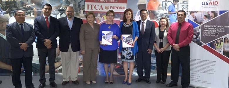 Firma convenio ITCA USAID nvas carreras (3)