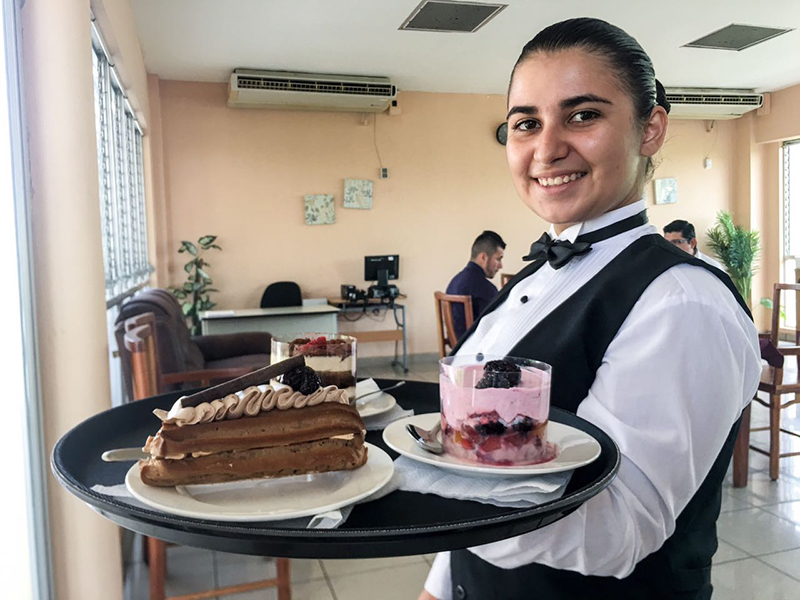 PRESENTACIÓN DE RESULTADOS DE ESTUDIANTES DE SEGUNDO AÑO DE LA CARRERA HOSTELERÍA Y TURISMO