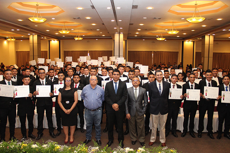 SE REALIZÓ LA 33° GRADUACIÓN DE TÉCNICOS DE REGIONAL SAN MIGUEL.