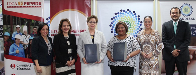 6 ALUMNOS RECIBIERON BECAS DE ESTUDIO DEL BANCO DE DESARROLLO DE EL SALVADOR (4)