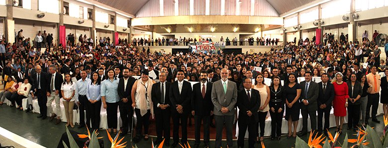 GRADUAMOS A 1631 TeCNICOS Y 68 INGENIEROS (1)