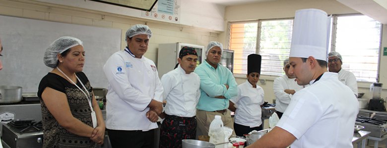 LA ESCUELA DE ALIMENTOS IMPARTIo TALLER DE TeCNICAS CULINARIAS (4)