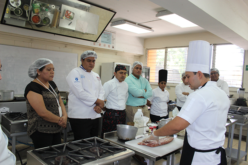 LA ESCUELA DE ALIMENTOS IMPARTIÓ TALLER DE TÉCNICAS CULINARIAS