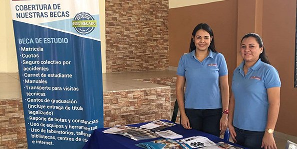 PROMOCIoN DE CARRERAS TeCNICAS EN FERIA UNIVERSITARIA (1)