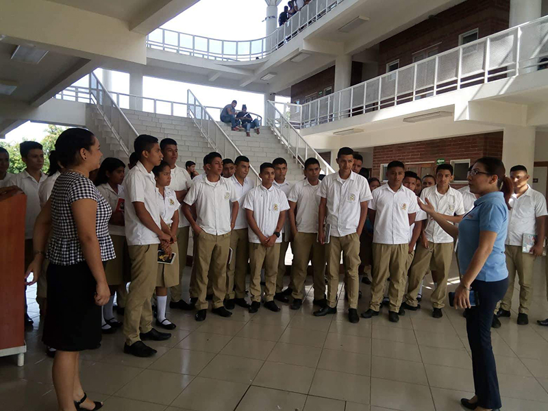 ESTUDIANTES VISITARON NUESTRO CAMPUS