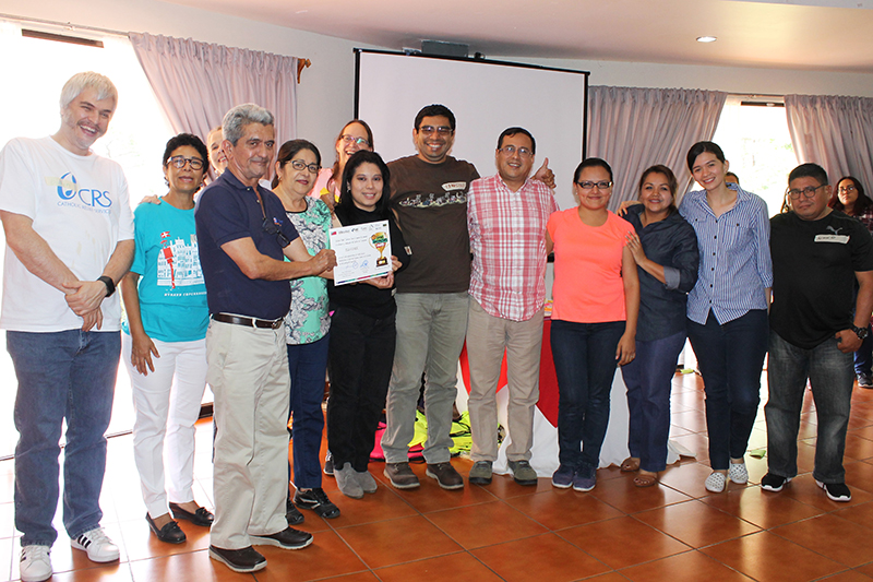 PREMIO MEJOR CENTRO DE CAPACITACIÓN EN COLOCACIÓN DE JÓVENES DEL PROGRAMA CATHOLIC RELIEF SERVICE FINANCIADO POR INSAFORP