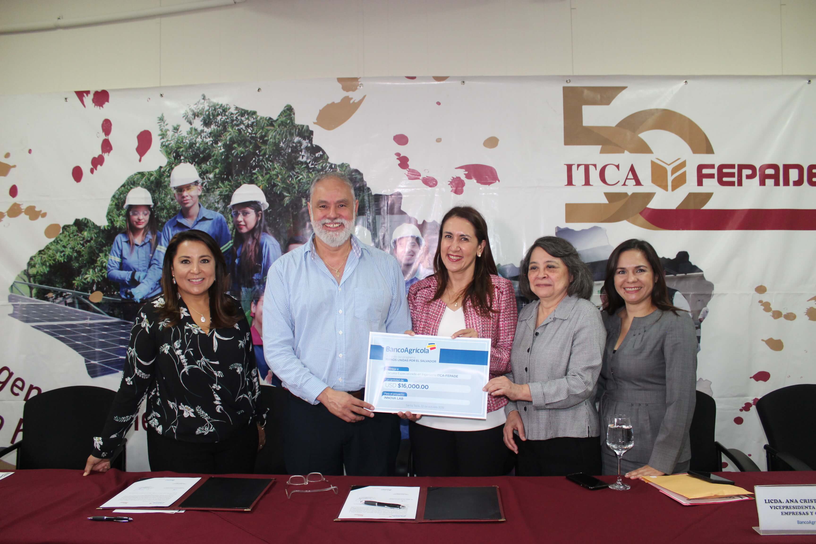 BANCO AGRÍCOLA ENTREGA FONDOS PARA EL INNOVA LAB DE ITCA