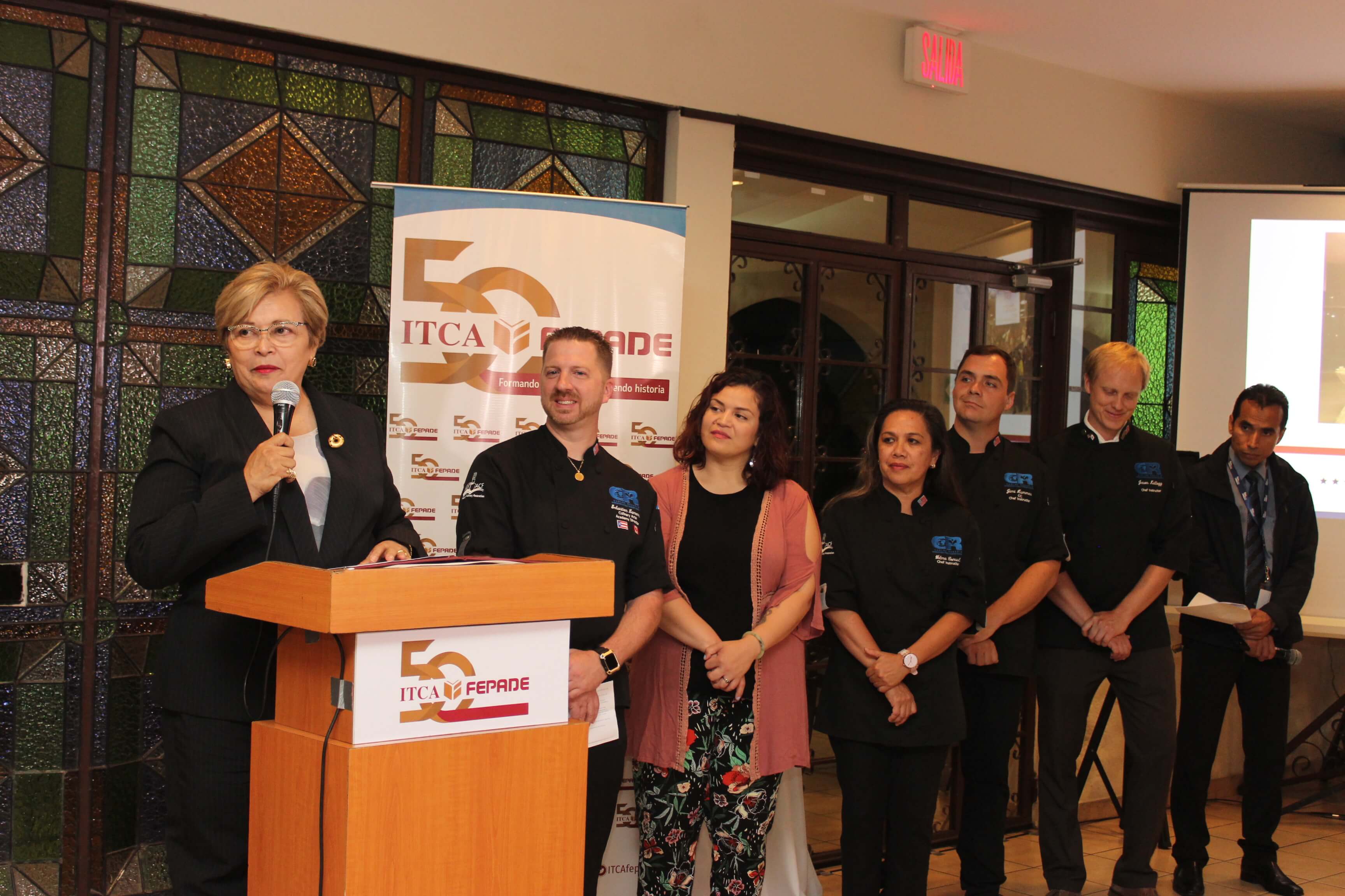 BIENVENIDA DELEGACIÓN DE LA ESCUELA CARLOS ROSARIO DE WASHINGTON DC