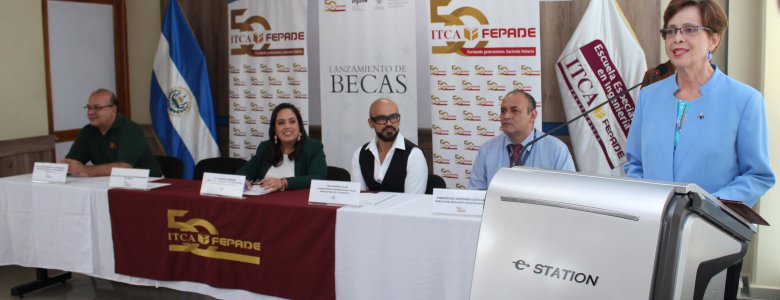 ENTREGA DE BECAS INJUVE A ESTUDIANTES DE ITCA ZACATECOLUCA (2)