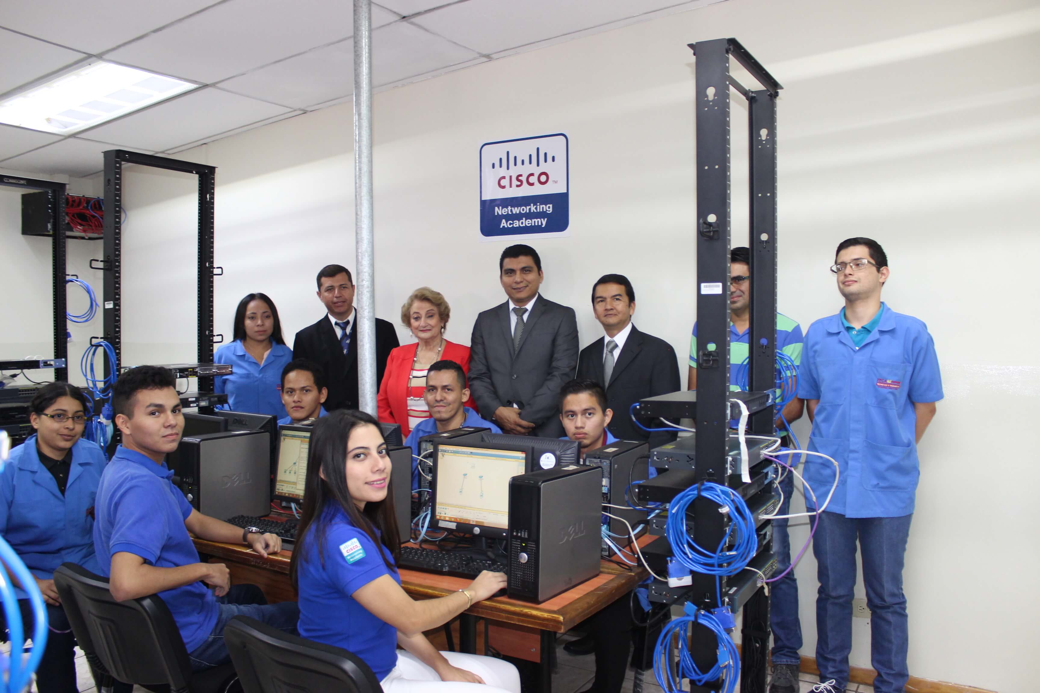 ITCA REGIONAL SANTA ANA INAUGURÓ MODERNA ACADEMIA CISCO