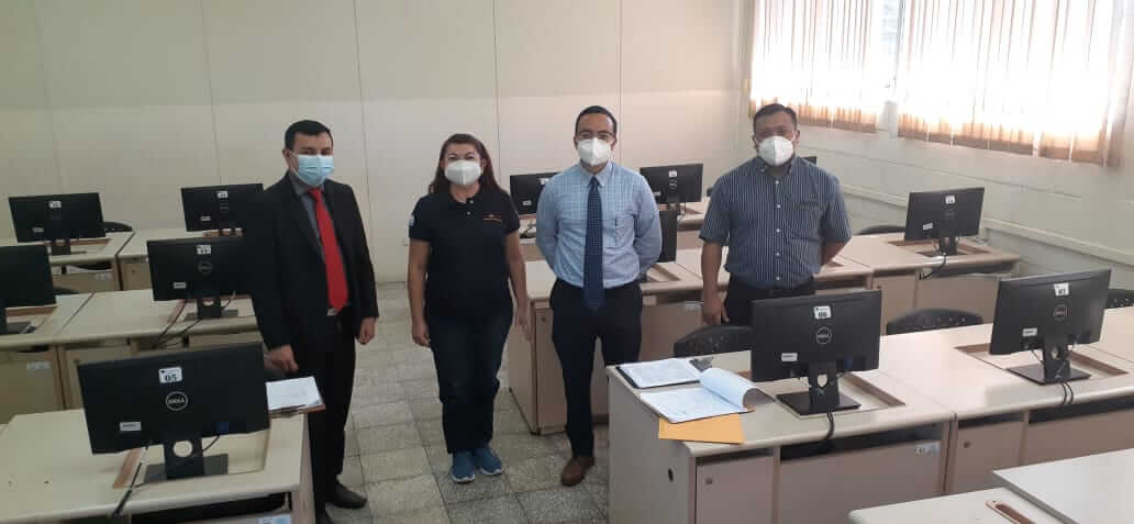 AUDITORES BCIE VERIFICAN EQUIPAMIENTO BRINDADO A ITCA