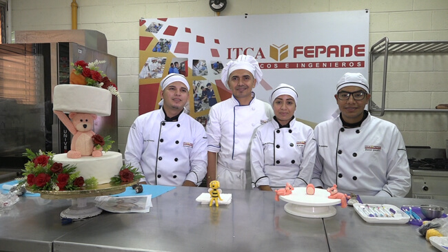 TÉC. JOSÉ MARÍA PLEITEZ IMPARTE TALLER WORLDSKILLS EN “DECORACIÓN DE PASTELES”