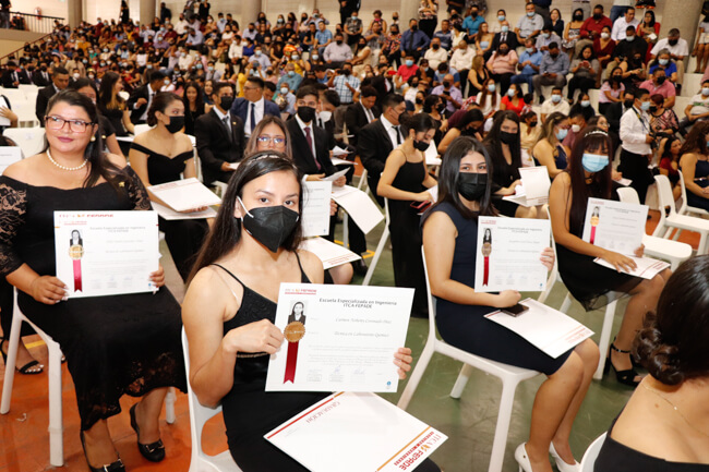 ITCA SANTA TECLA GRADUÓ A 540 NUEVOS PROFESIONALES