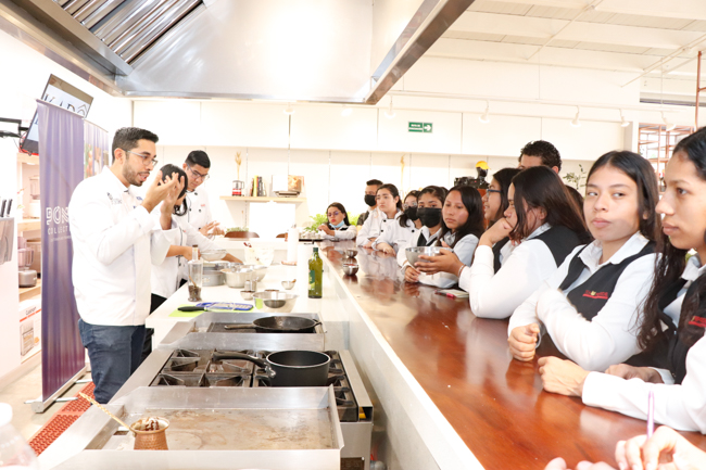 SAVOR BRANDS IMPARTIÓ CHARLAS SOBRE EL USO DEL CAFÉ A ESTUDIANTES DE GASTRONOMÍA DE ITCA