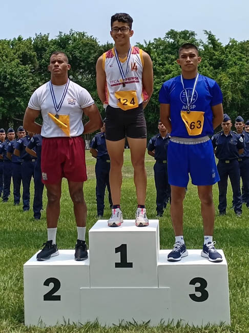 PRIMER LUGAR EN LA CARRERA ANADES SE LLEVÓ NUESTRO ESTUDIANTE EDUARDO ANTONIO GUZMÁN