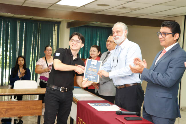 ENTREGA DE BECAS SVNET