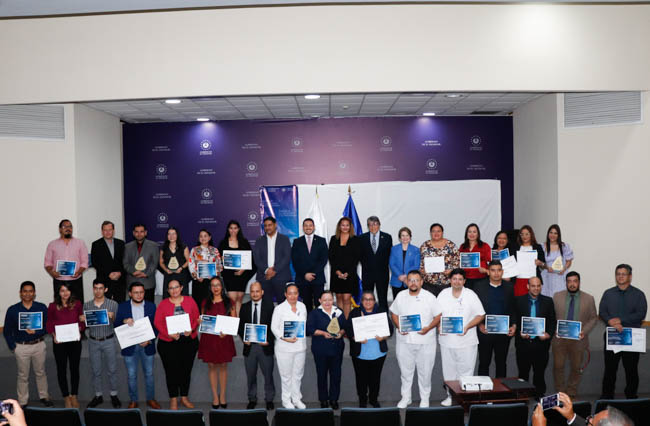 DOCENTES INVESTIGADORES DE ITCA SANTA ANA GANARON 3ER. LUGAR EN EL PREMIO NACIONAL A LA INVESTIGACIÓN CIENTÍFICA