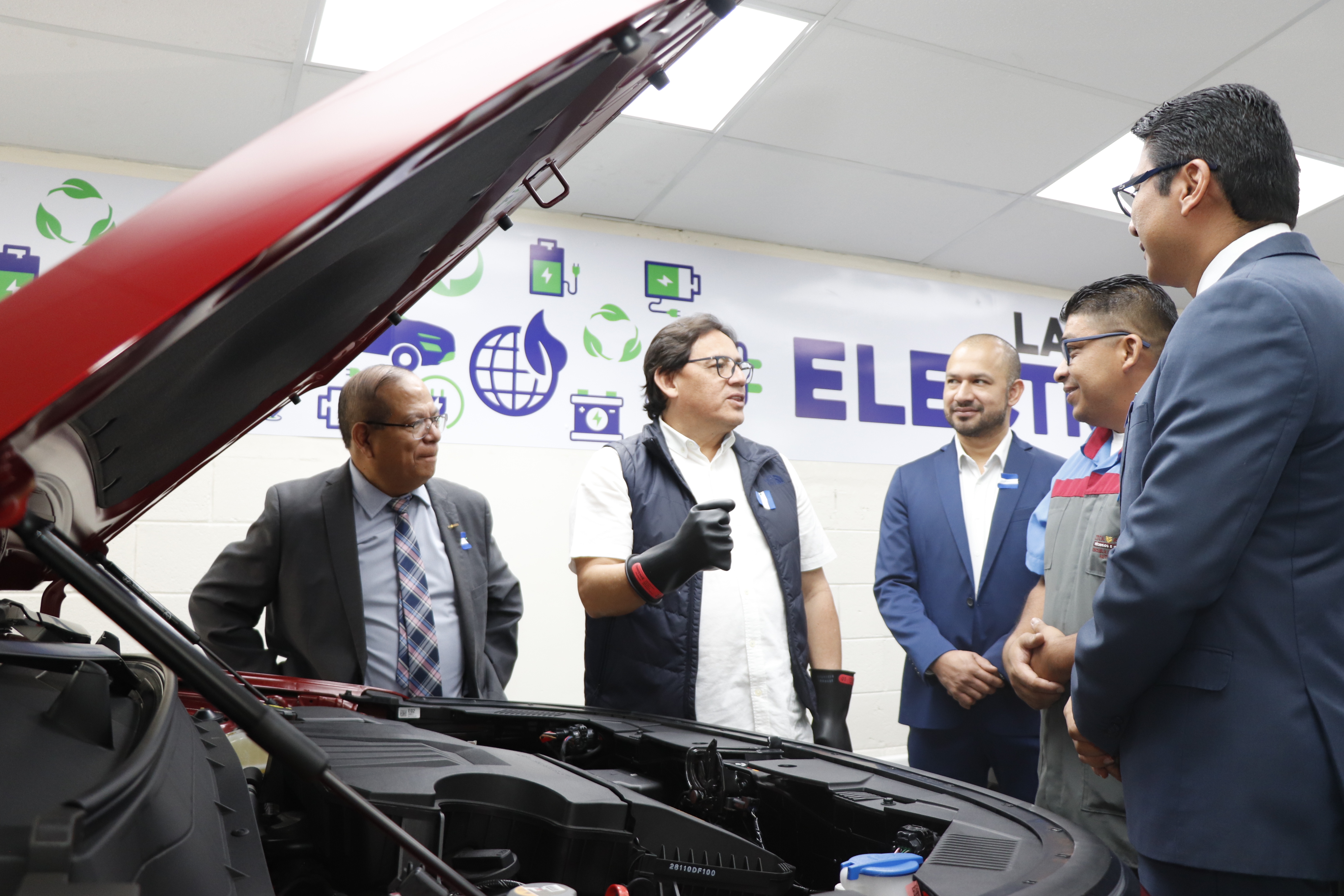 ITCA ACELERANDO EL FUTURO DE LA INDUSTRIA AUTOMOTRIZ DE EL SALVADOR HACIA LA ELECTROMOVILIDAD