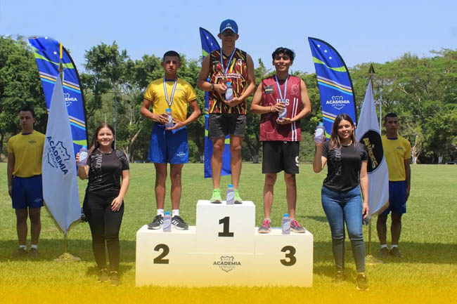 GANAMOS PRIMER LUGAR EN LOS 400 METROS PLANOS EN TORNEO DE ATLETISMO ANADES 2024