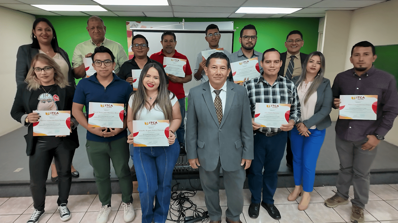 ITCA-FEPADE ACTUALIZA SU OFERTA EDUCATIVA CON APOYO DEL SECTOR EMPRESARIAL CON TALLERES DE VALIDACIÓN