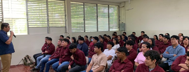 DE LAS AULAS A LA DOM EXALUMNO INSPIRA CON EXPERIENCIA PROFESIONAL (1)