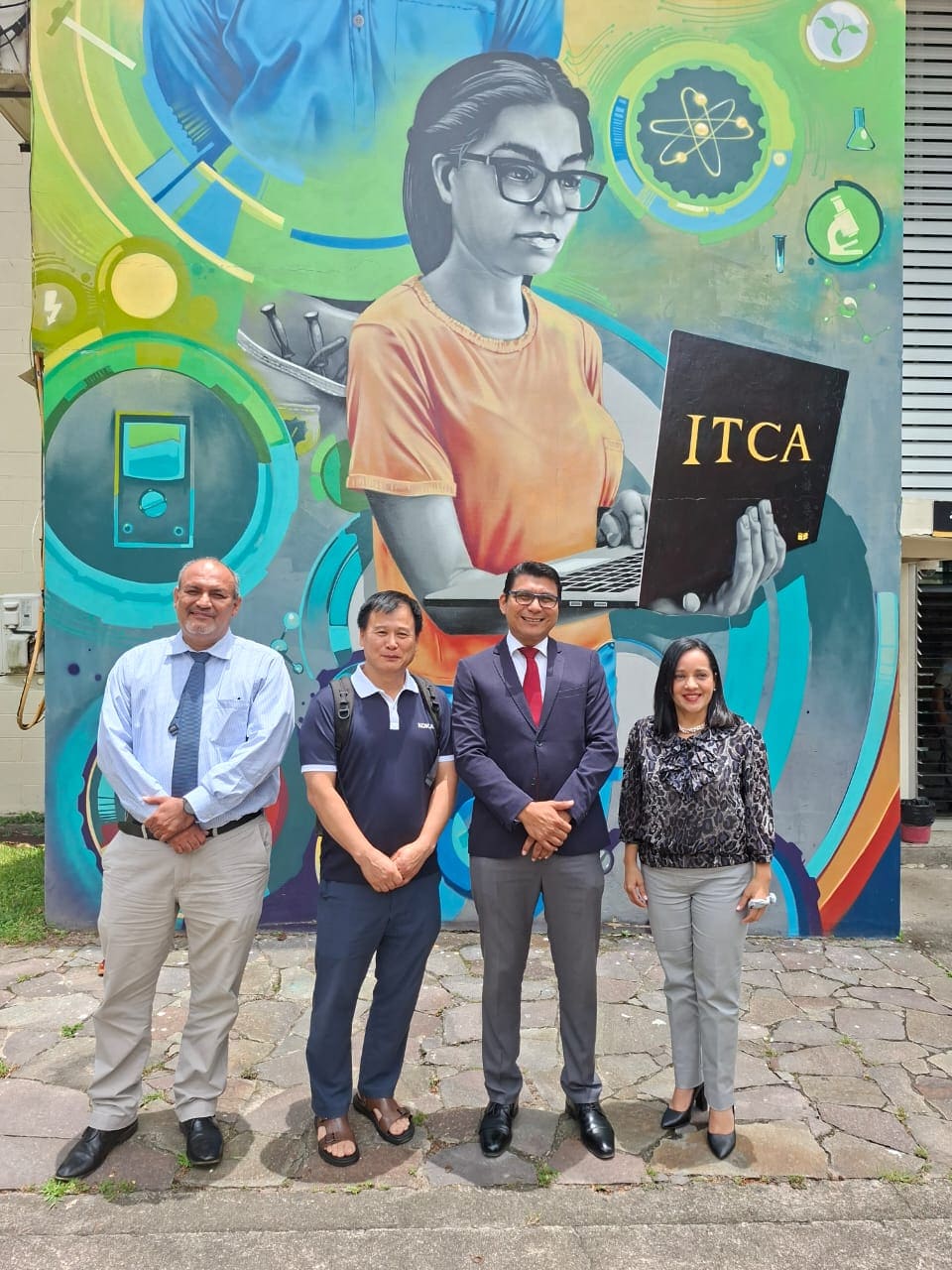 NOS ALEGRA RECIBIR A KANG HEE LEE VOLUNTARIO COREANO QUE BRINDARÁ APOYO TÉCNICO