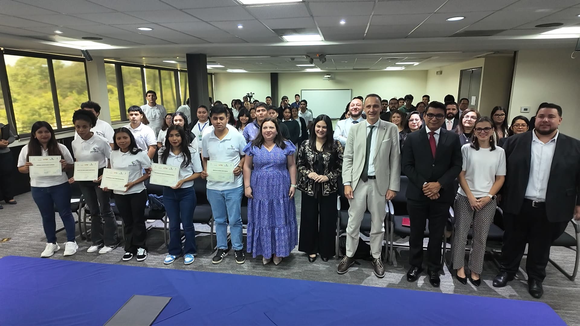 RECTOR DE ITCA ACOMPAÑA ENTREGA DE RECONOCIMIENTOS A BECARIOS DEL PROYECTO SEMILLAS