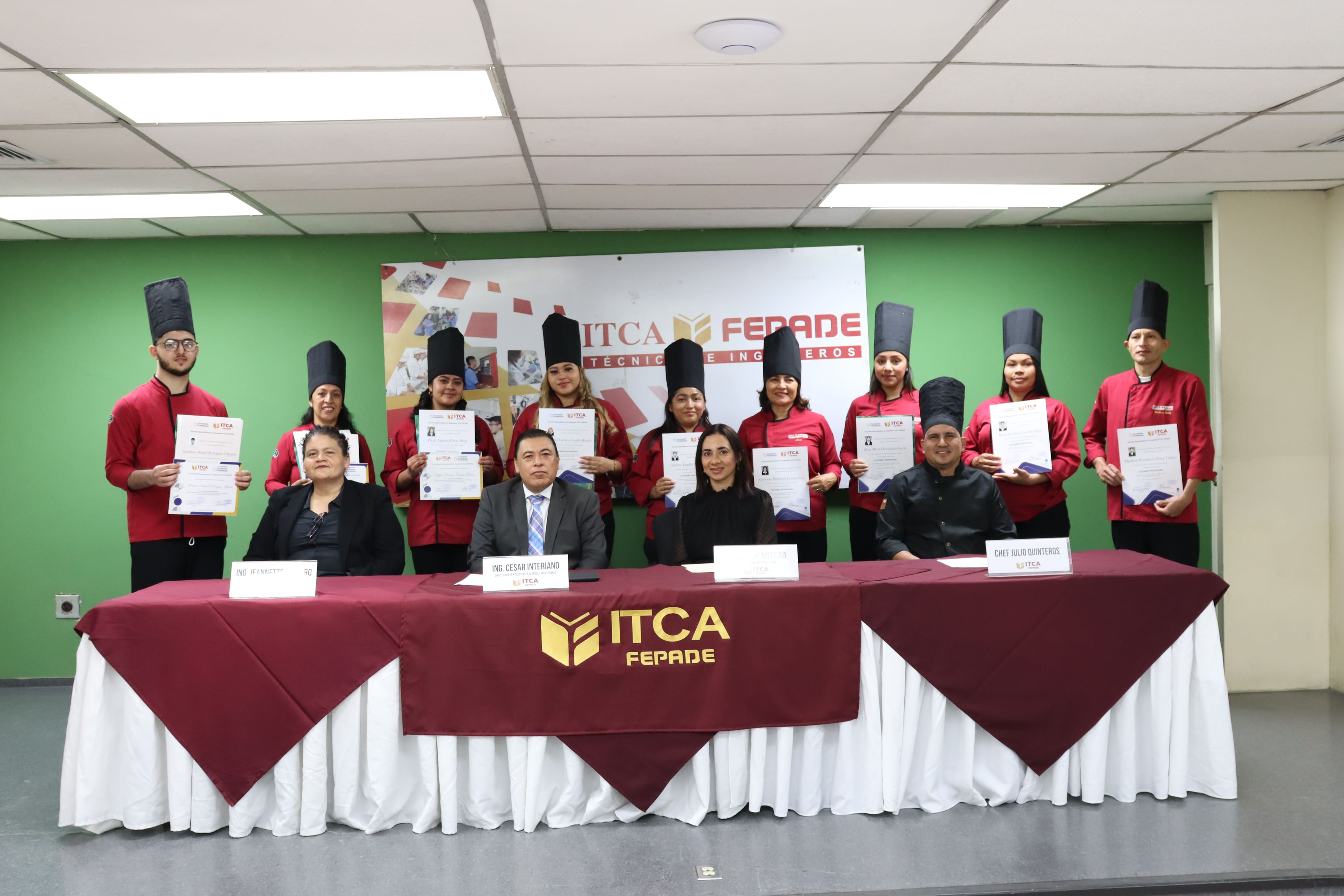 GRADUACIÓN DEL DIPLOMADO DE COCINERO PROFESIONAL: NUEVOS TALENTOS LISTOS PARA LA ALTA COCINA