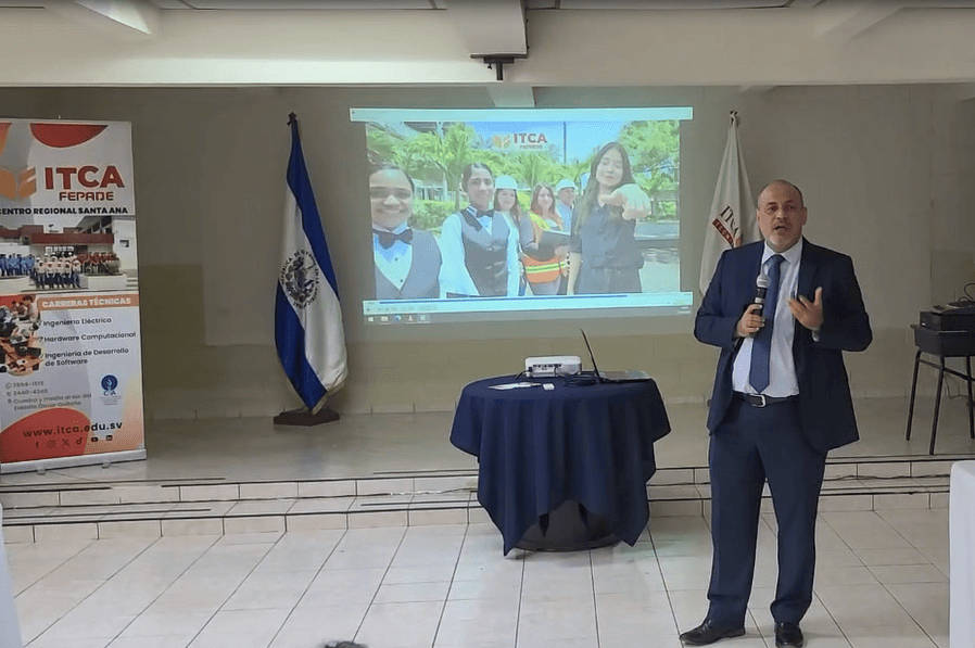 ITCA-FEPADE SANTA ANA LANZA EL PROGRAMA CAZA TALENTOS