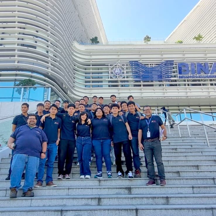 ESTUDIANTES DE INGENIERÍA EN COMPUTACIÓN ASISTEN A CONFERENCIA SOBRE INNOVACIÓN TECNOLÓGICA