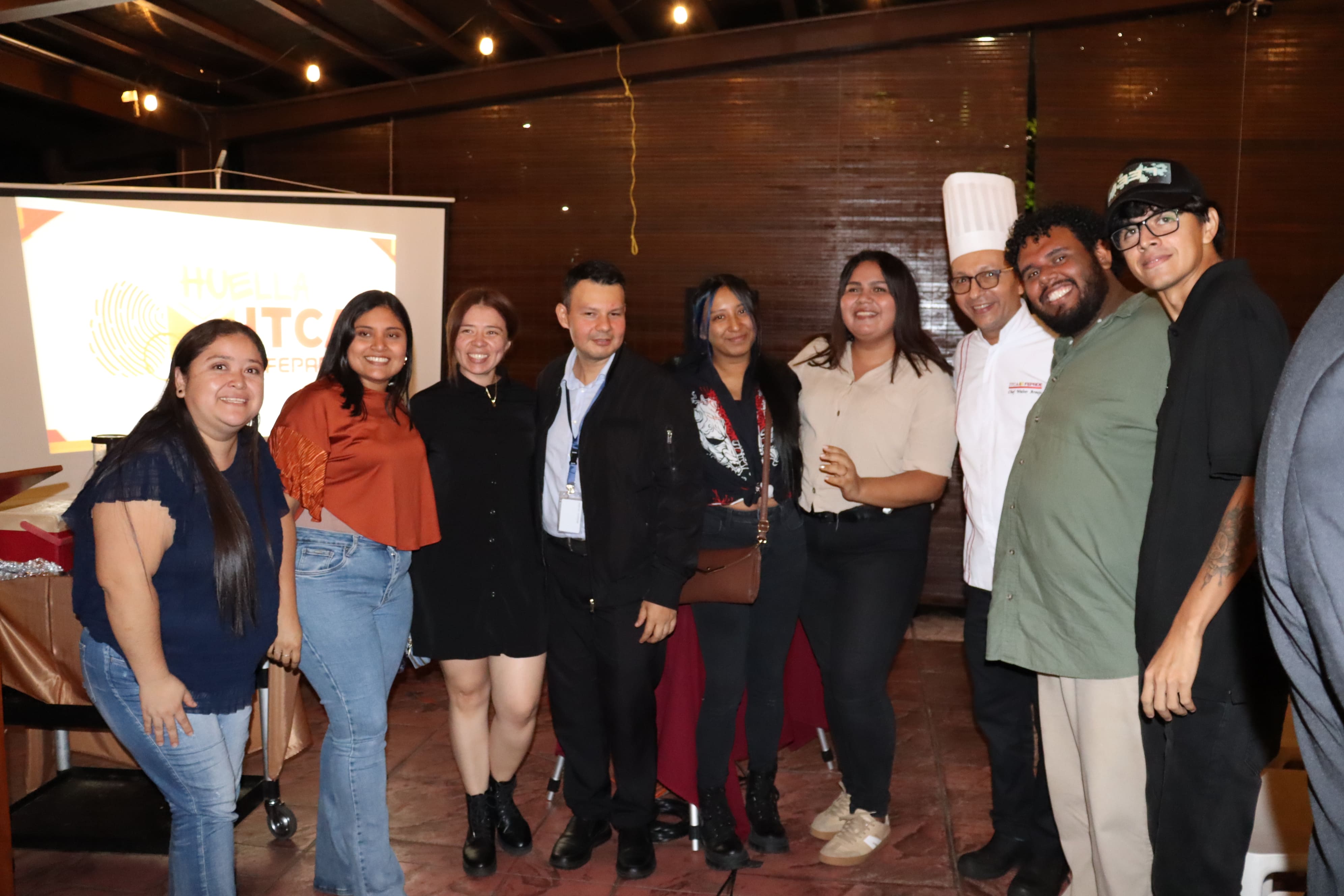 TÉCNICOS GRADUADOS DE LA ESCUELA DE ALIMENTOS SE UNEN A LA RED DE EXALUMNOS ITCA-FEPADE