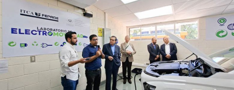 ENTREGÓ UN VEHÍCULO HÍBRIDO 6